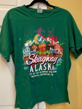 Skagway Alaska Green Graphic Tee, size large